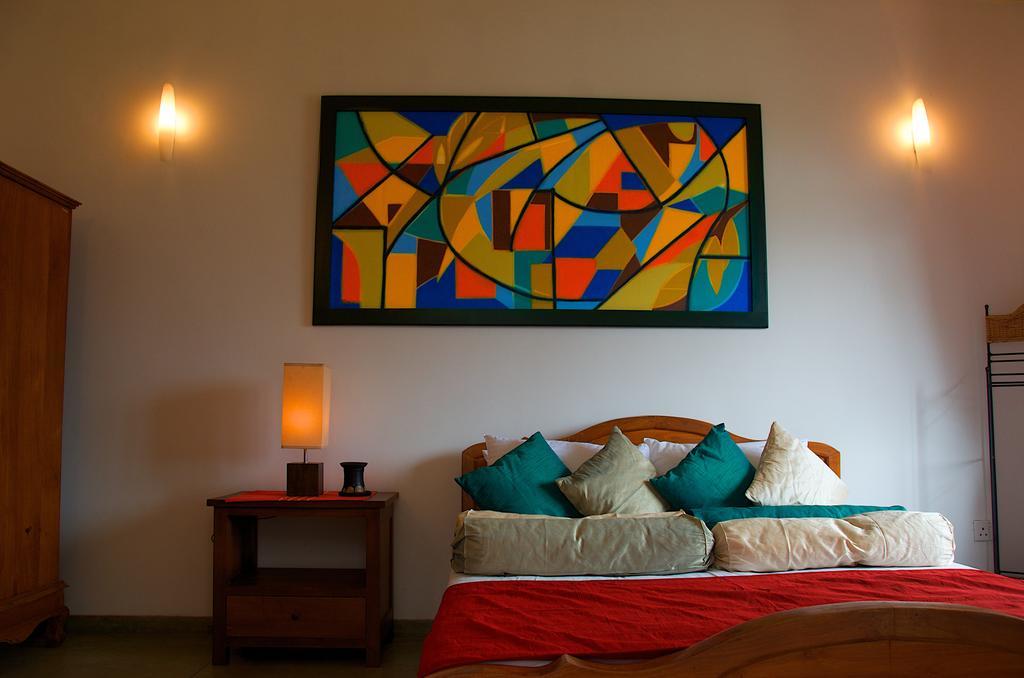 Yoho Home Away Home Канди Экстерьер фото