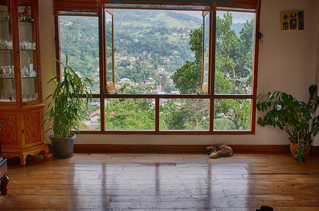 Yoho Home Away Home Канди Экстерьер фото