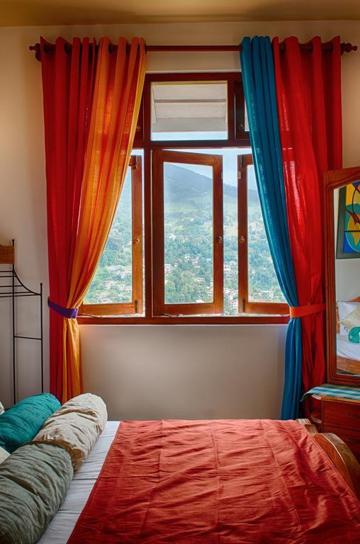 Yoho Home Away Home Канди Экстерьер фото