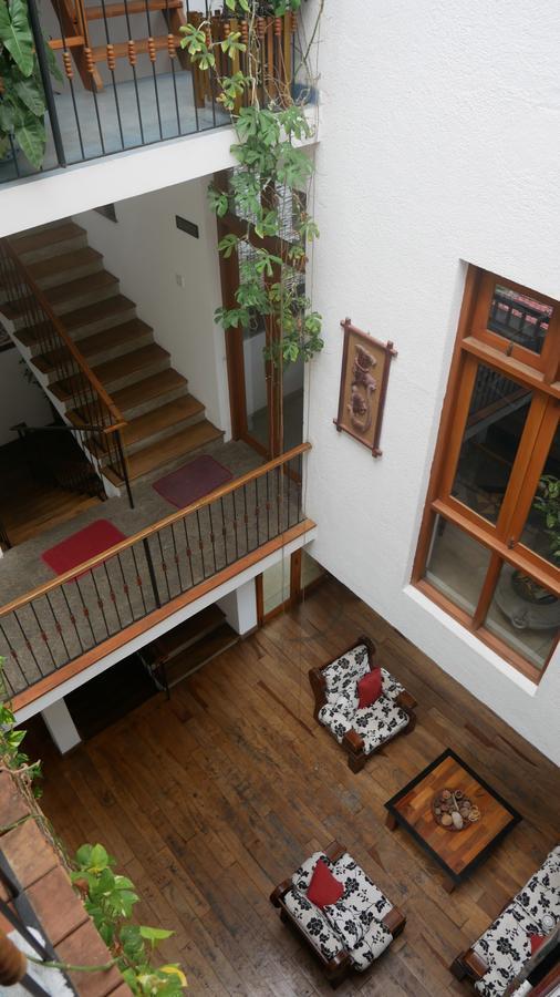 Yoho Home Away Home Канди Экстерьер фото