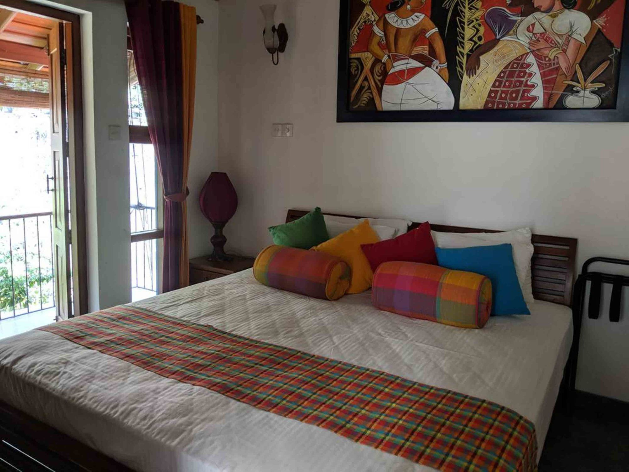 Yoho Home Away Home Канди Экстерьер фото